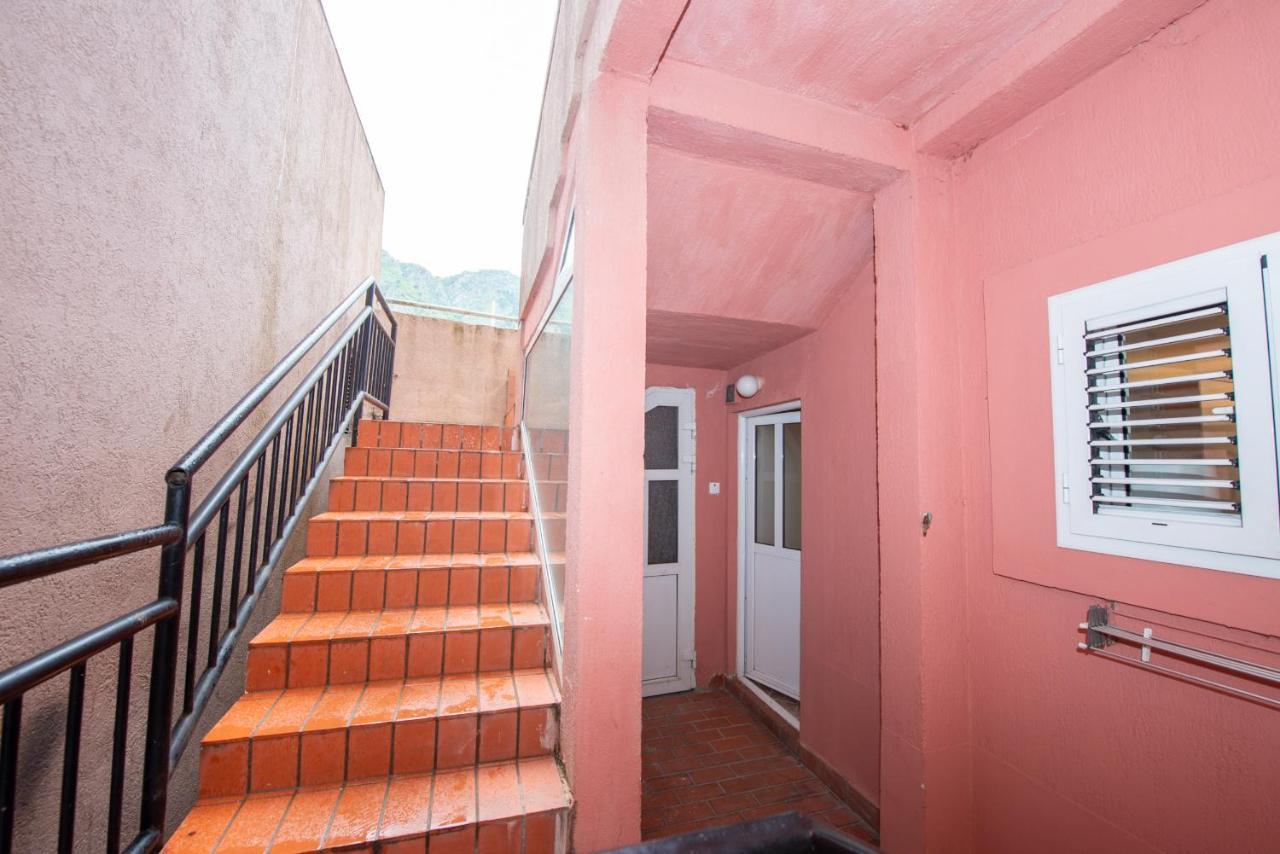 Studio Apartment Silva Котор Екстериор снимка